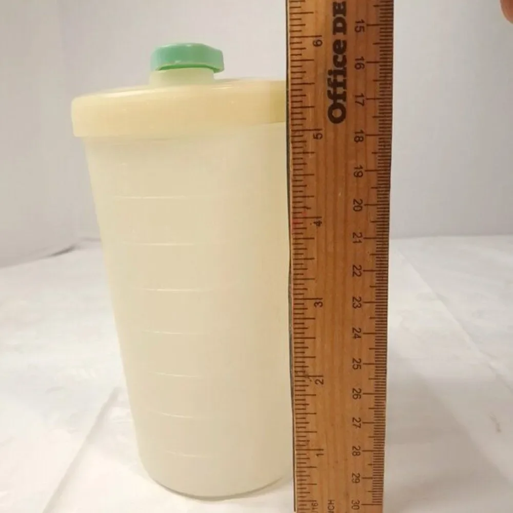 Vintage Republic Freezette Measuring Cup Pitcher Pour Lid 2 Cup‎ pour shake stir